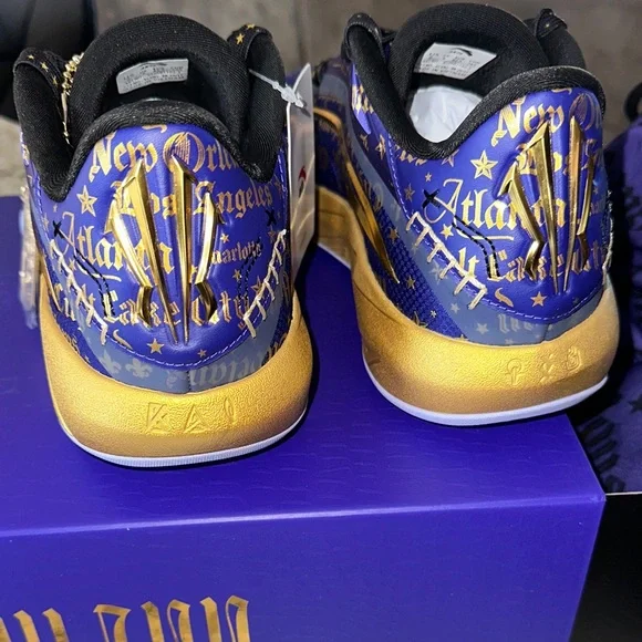 Men Blue and Gold Basketball Shoes - Picture 3 of 7